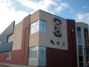  Yale Secondary School (BC州アボツフォード・公立高校）