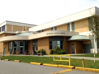  Centeniel Secondary School (BC州コキトラム・公立高校)